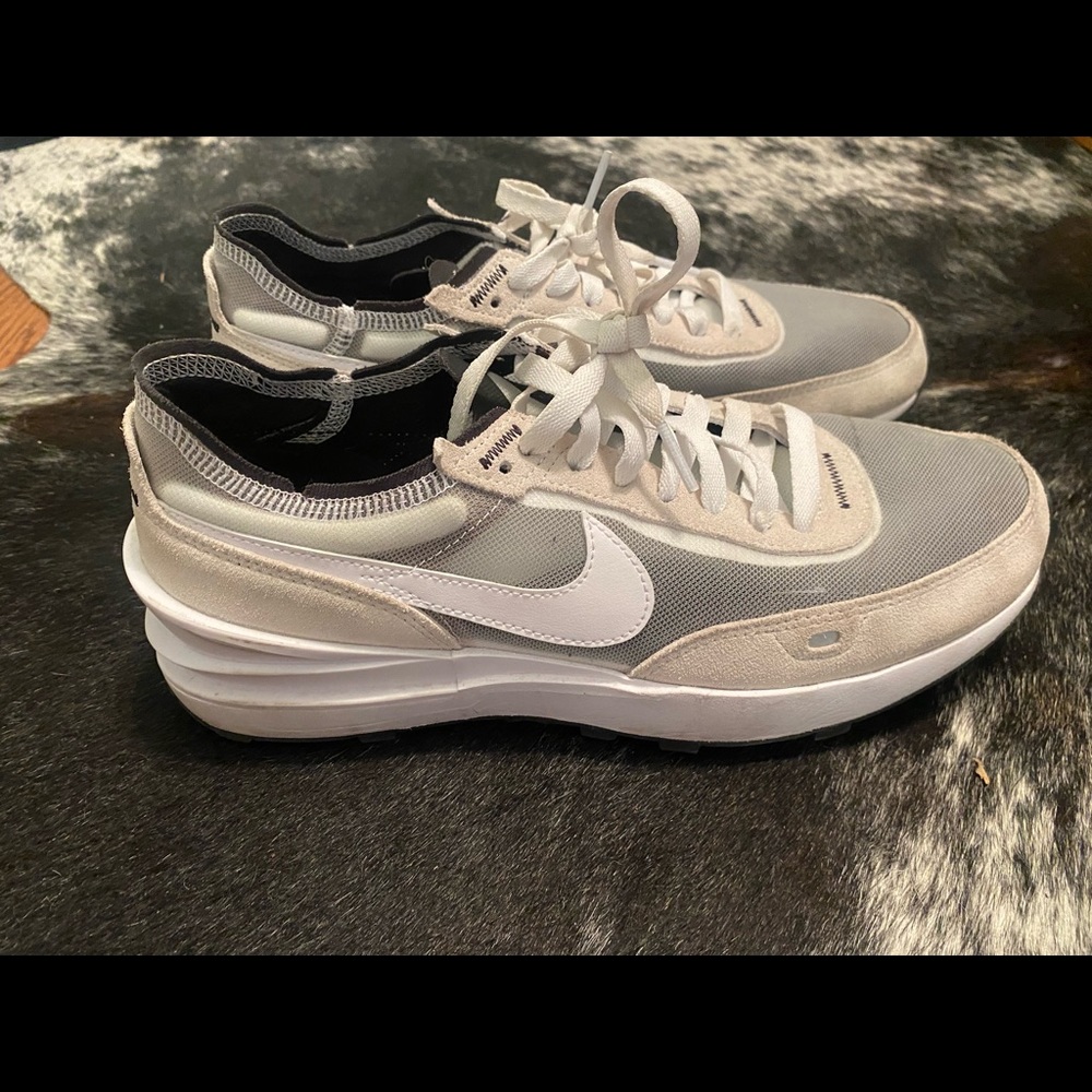 Mens Nike Waffle One tennis shoes